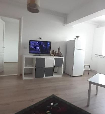 Apartament Central. Bloc Nou. Apartment Bacău Екстериор снимка
