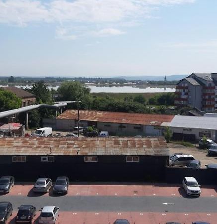 Apartament Central. Bloc Nou. Apartment Bacău Екстериор снимка