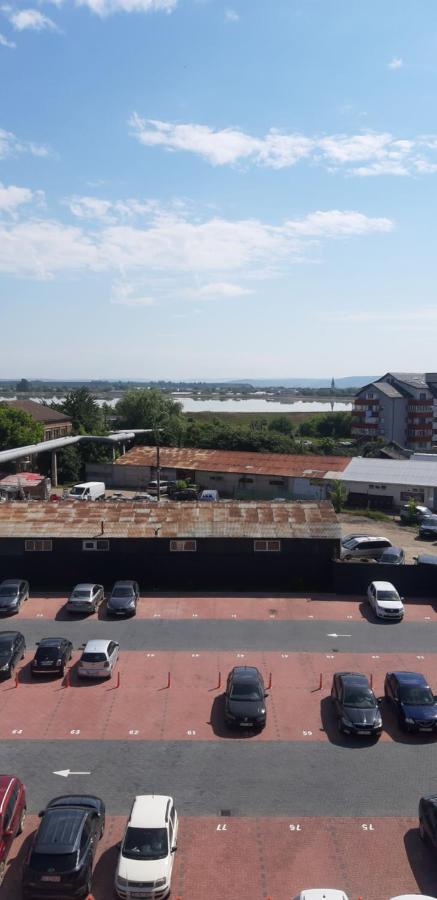 Apartament Central. Bloc Nou. Apartment Bacău Екстериор снимка